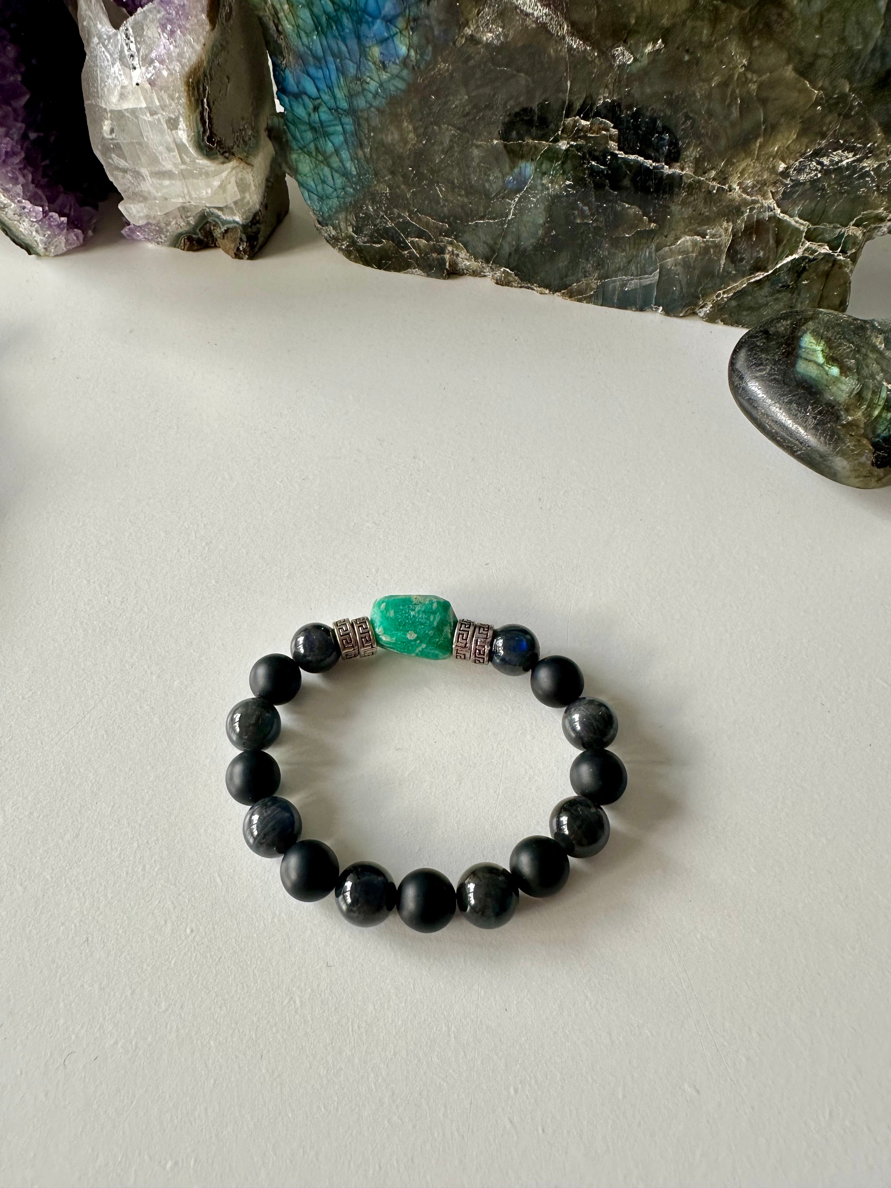 Collection de bracelets en pierres précieuses pour hommes