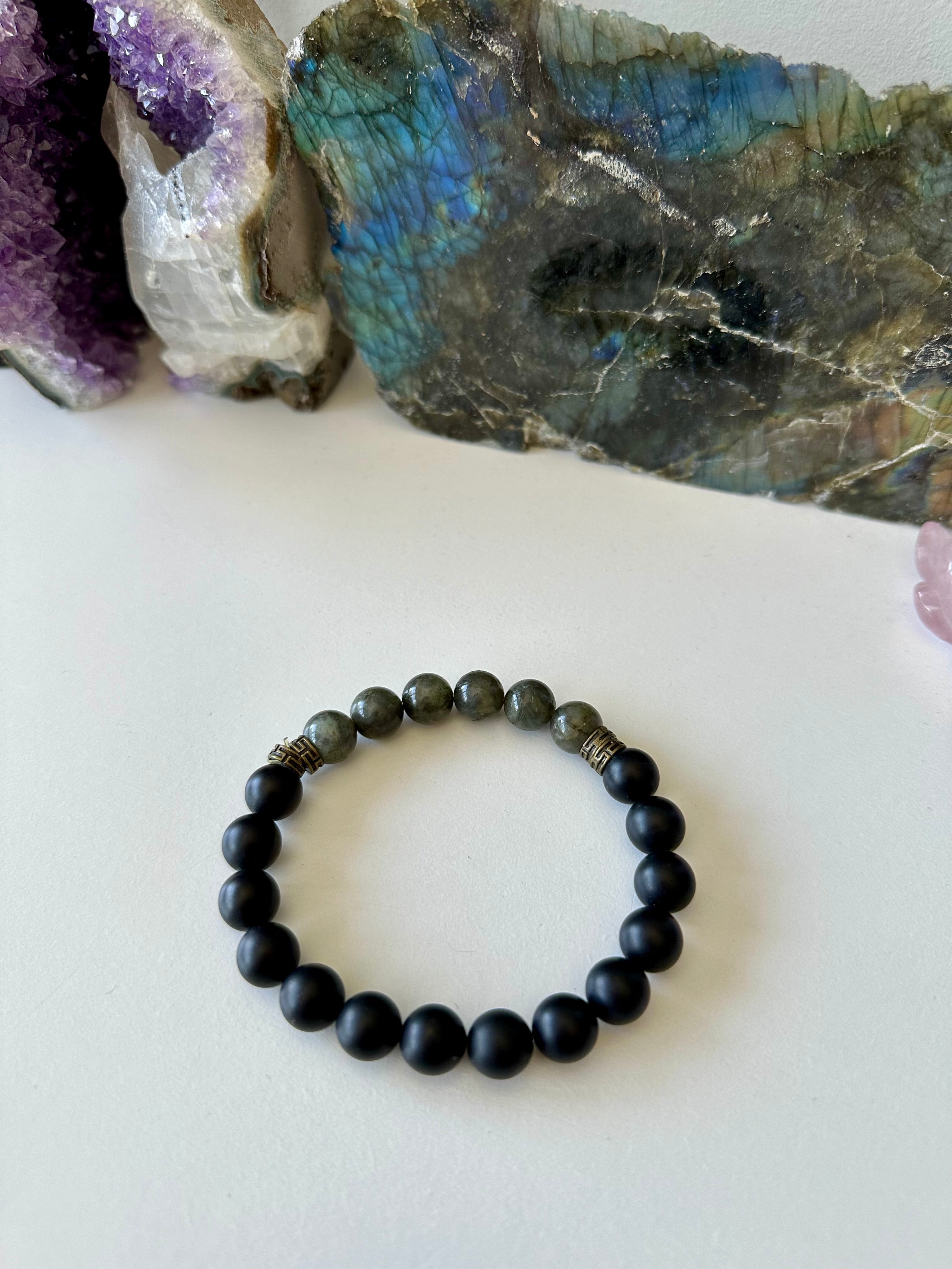 Collection de bracelets en pierres précieuses pour hommes