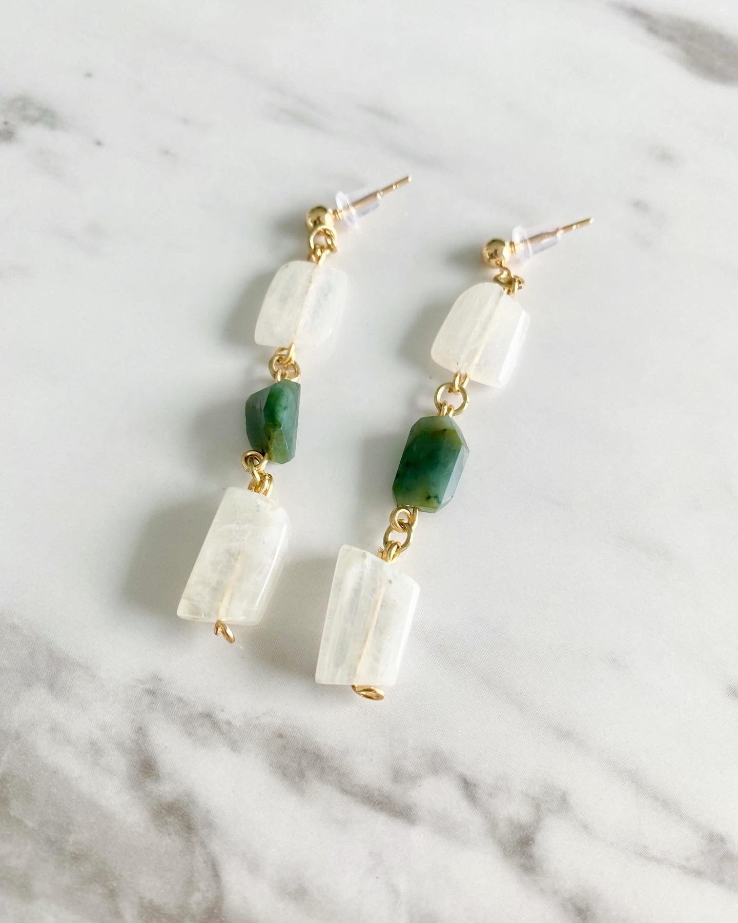 Olive - Boucles d'oreilles pierre de lune et émeraude