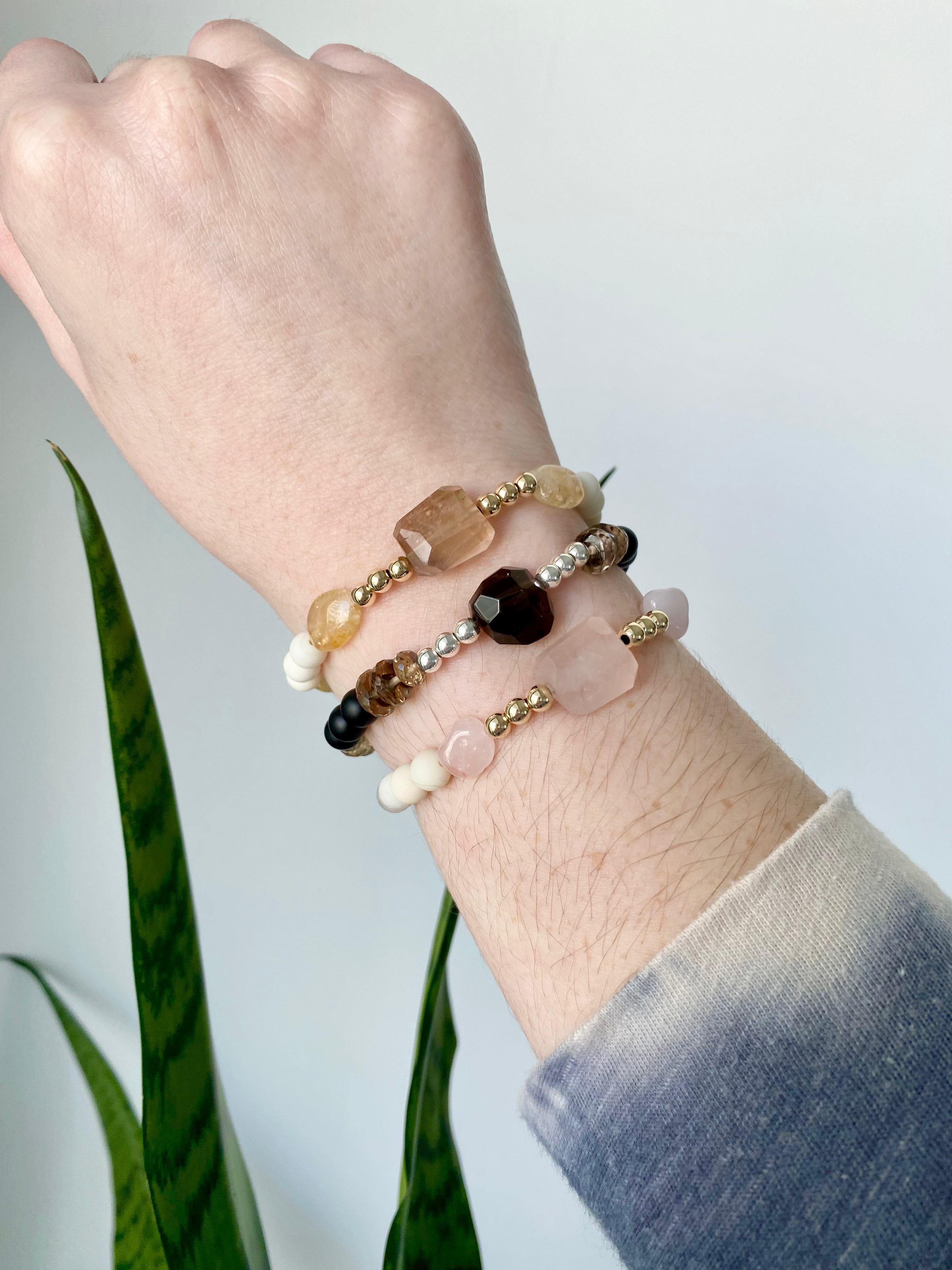 Chelsea - Pulsera de piedras preciosas de cuarzo ahumado