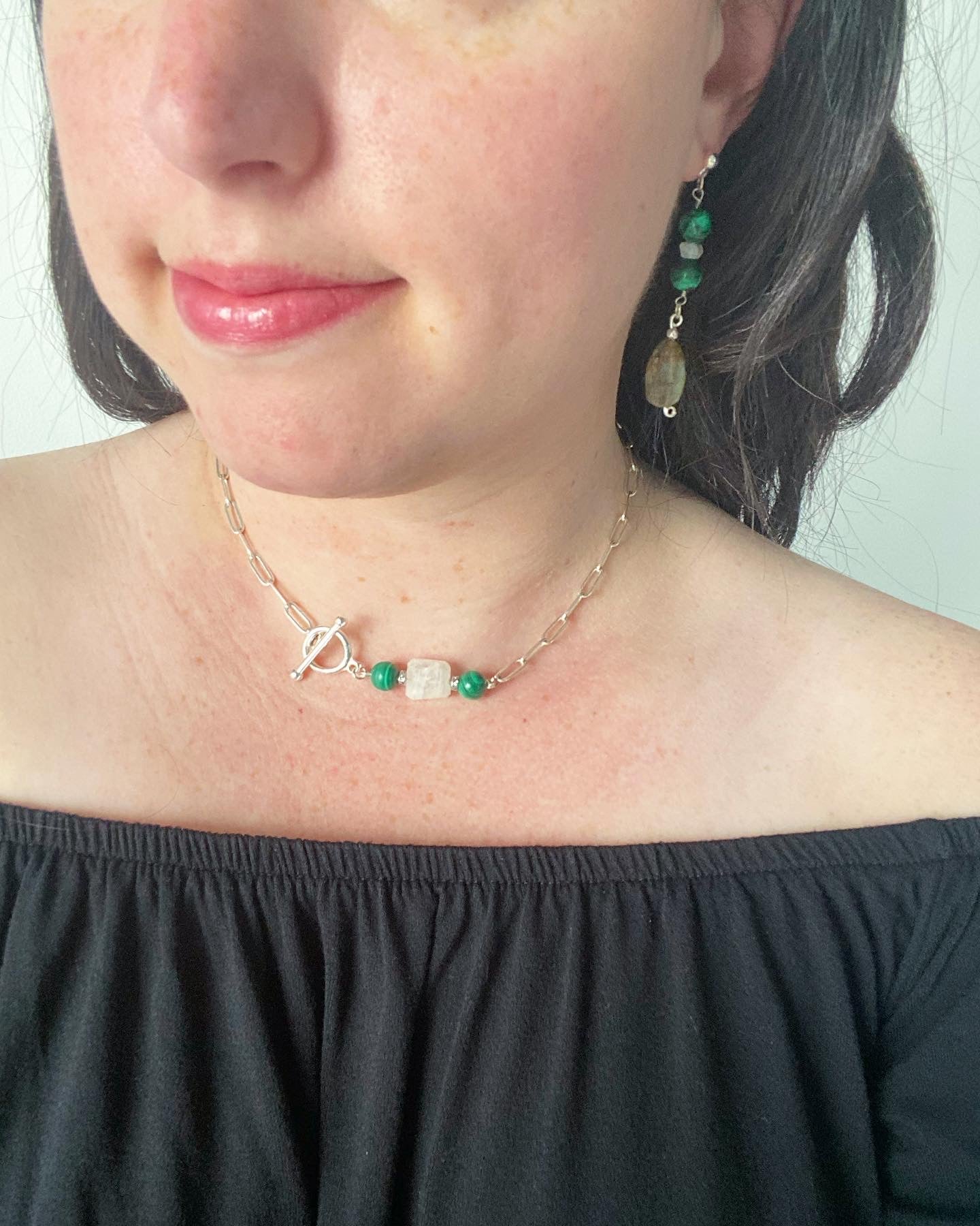 Olive - Boucles d'oreilles pierre de lune et émeraude