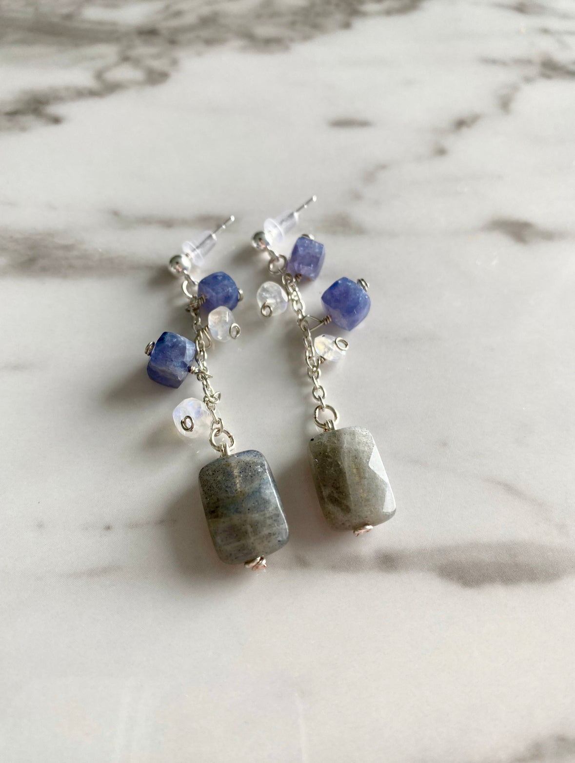 Devin - Boucles d'oreilles en pierres précieuses de labradorite