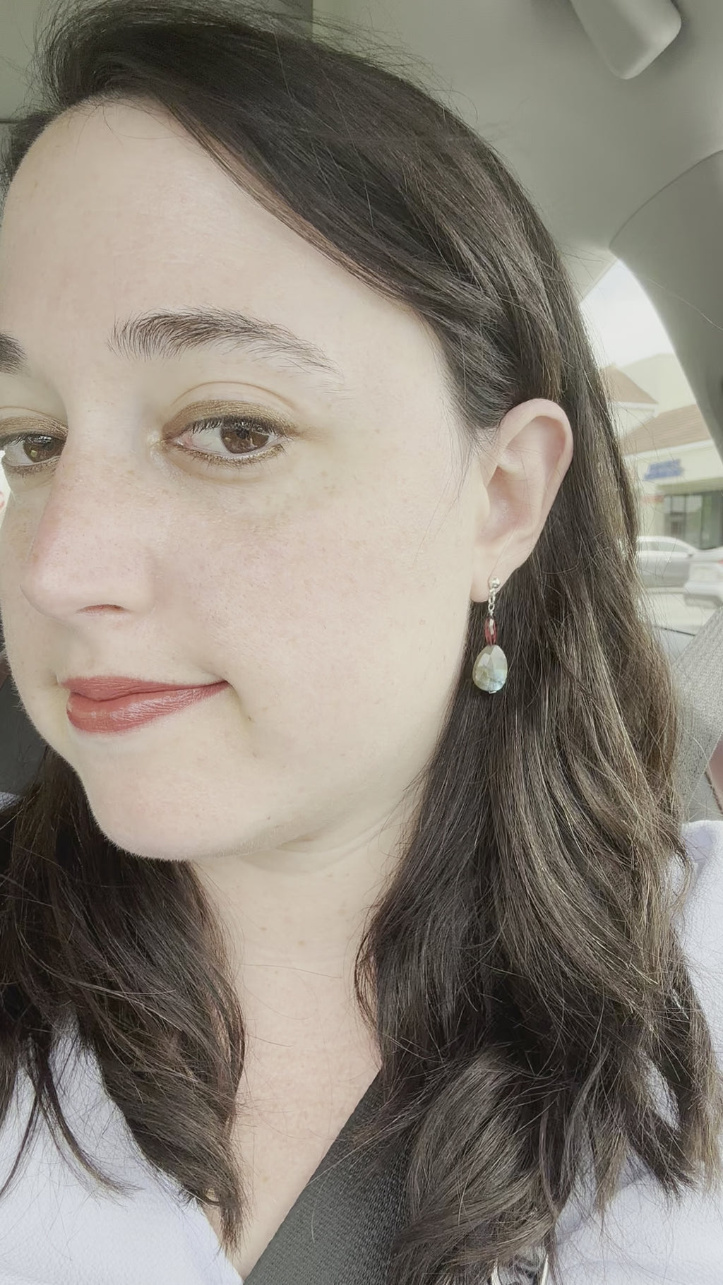Magnolia - Boucles d'oreilles grenat et pierres précieuses labradorite