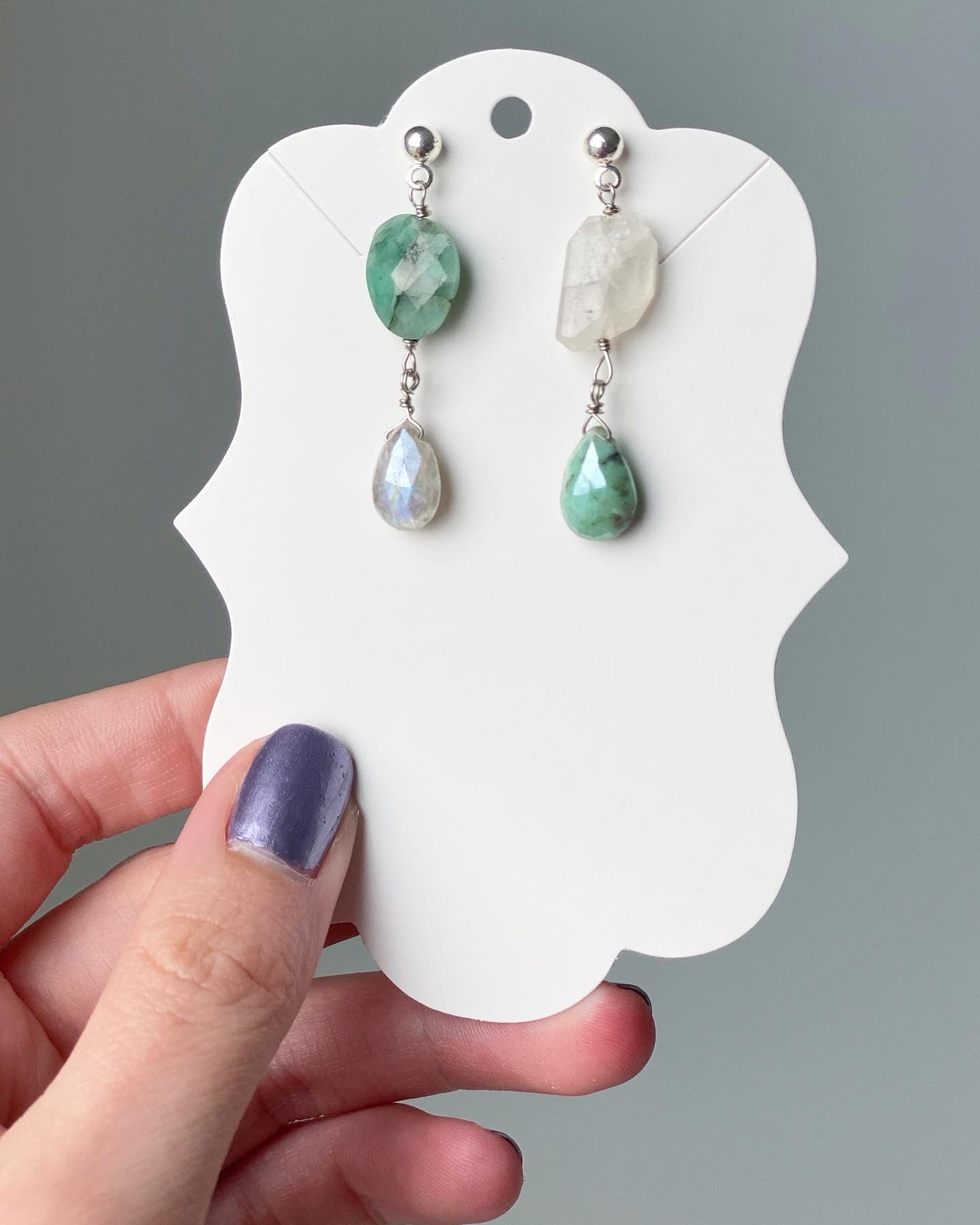 Olive - Boucles d'oreilles pierre de lune et émeraude