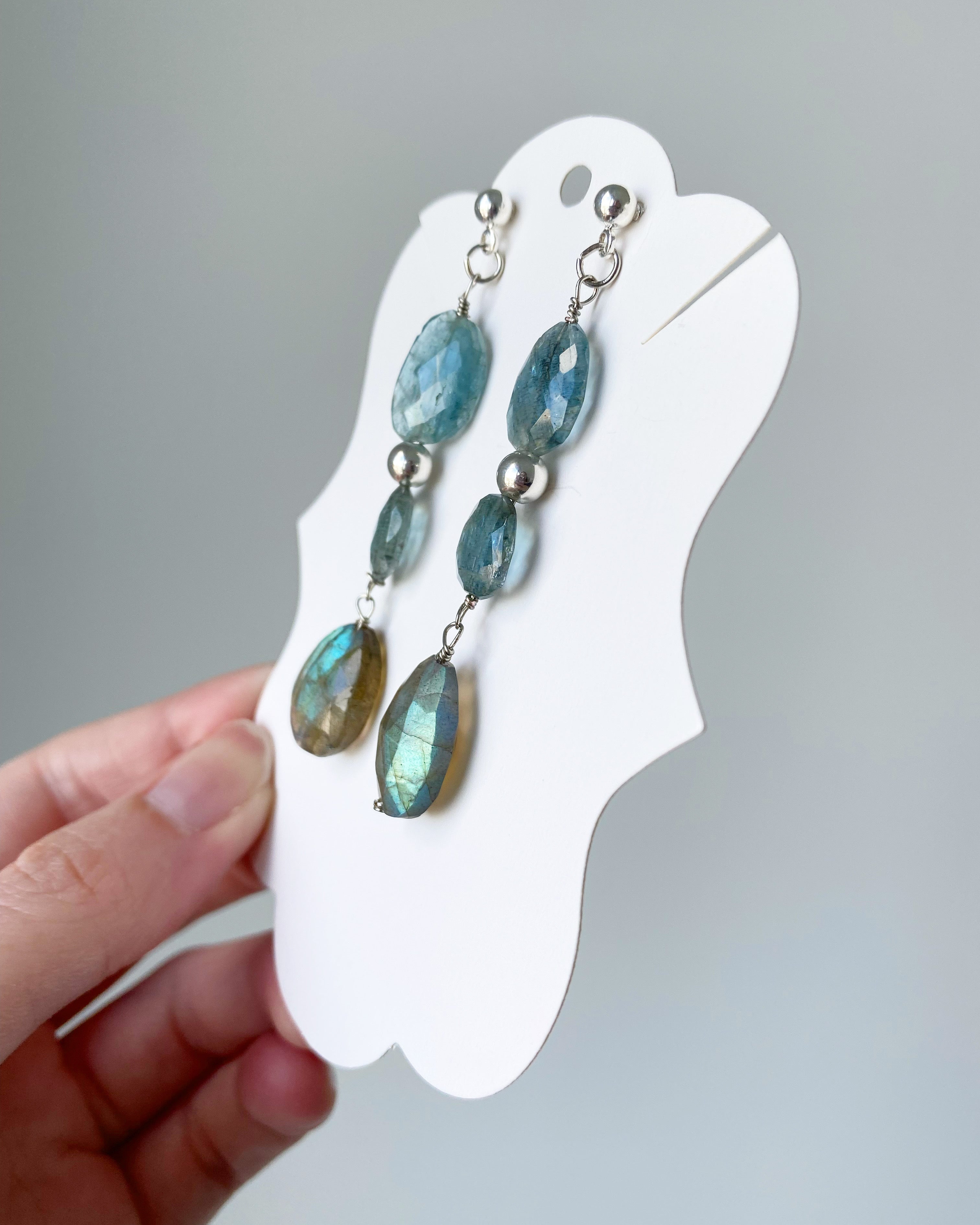 Celine - Boucles d'oreilles en pierres précieuses aigue-marine et labradorite