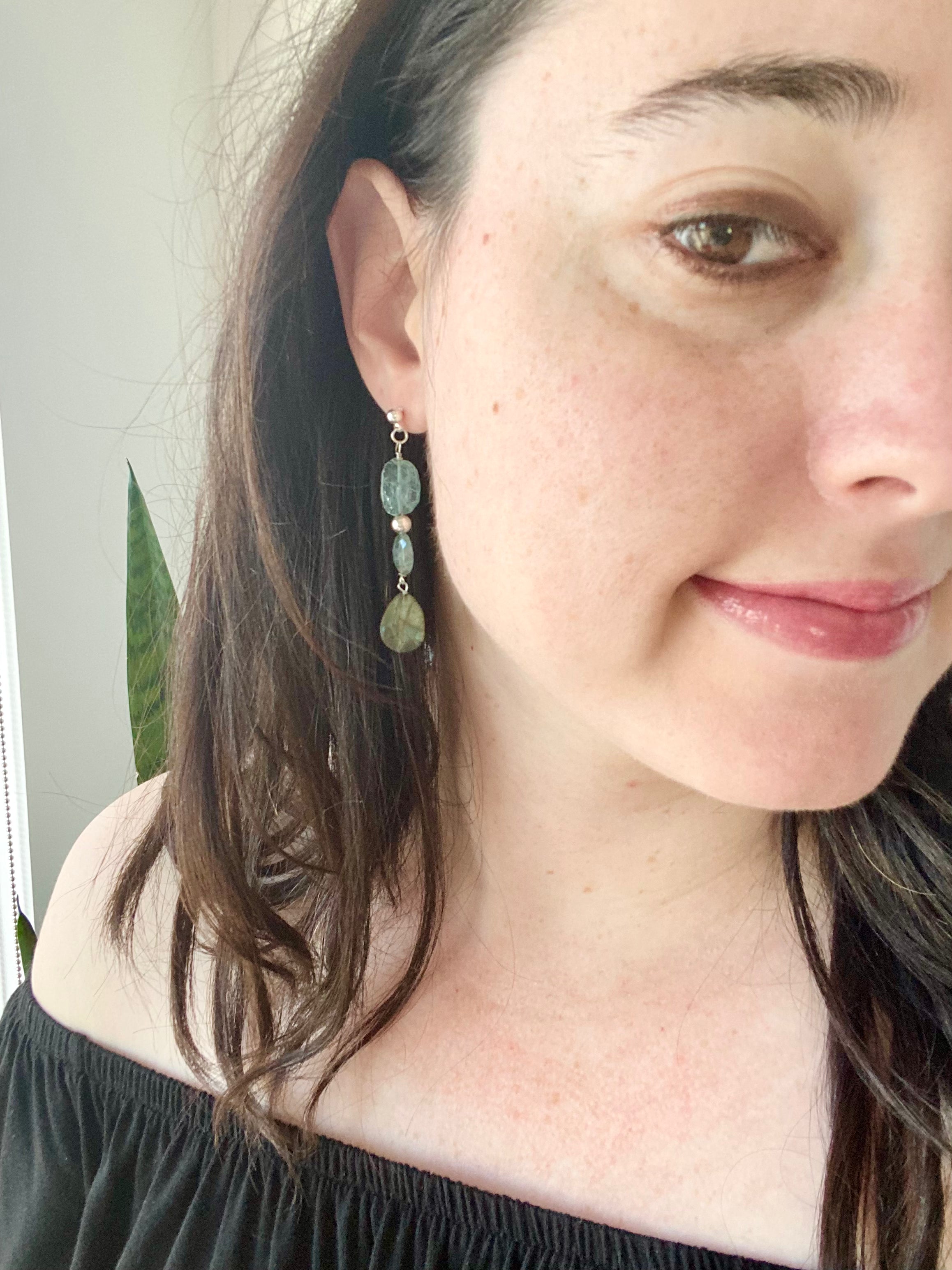 Celine - Boucles d'oreilles en pierres précieuses aigue-marine et labradorite