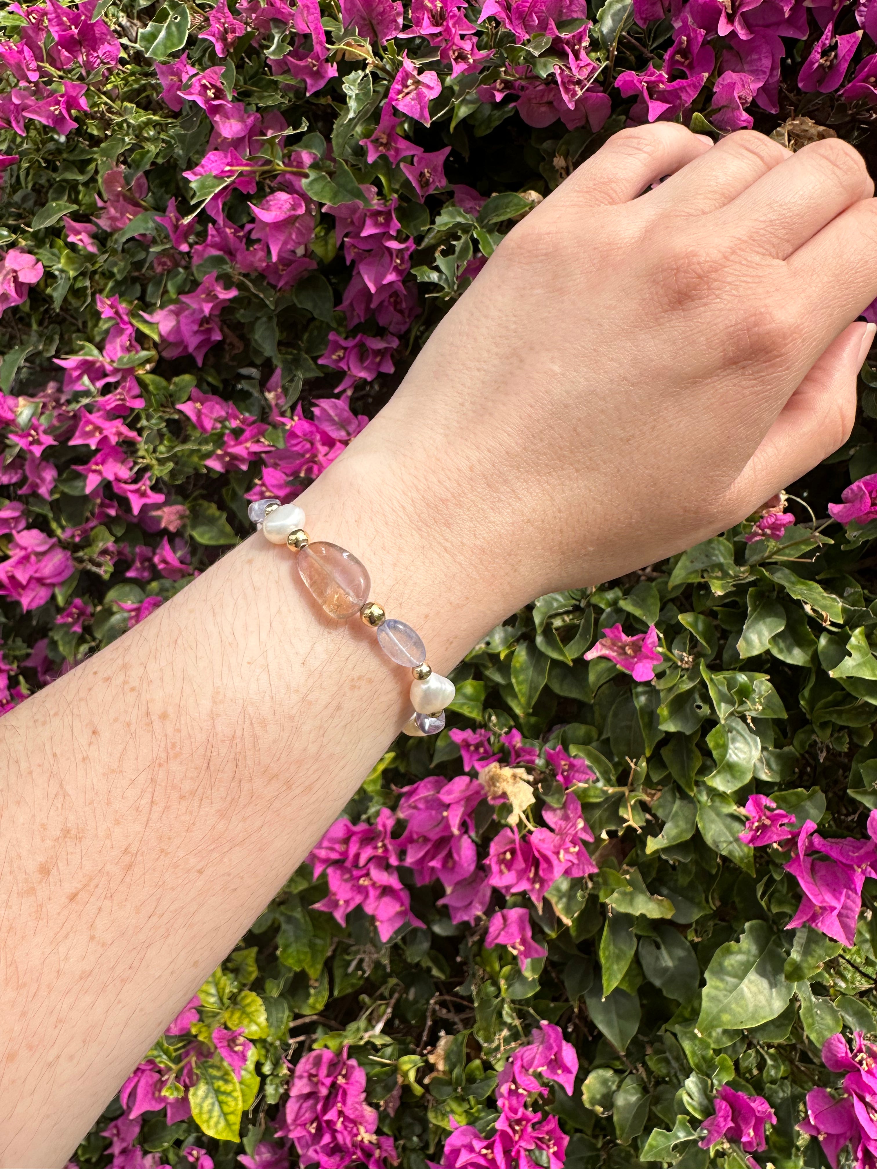 Aster - Bracelet en amétrine, perle d'eau douce et pierres précieuses de tanzanite