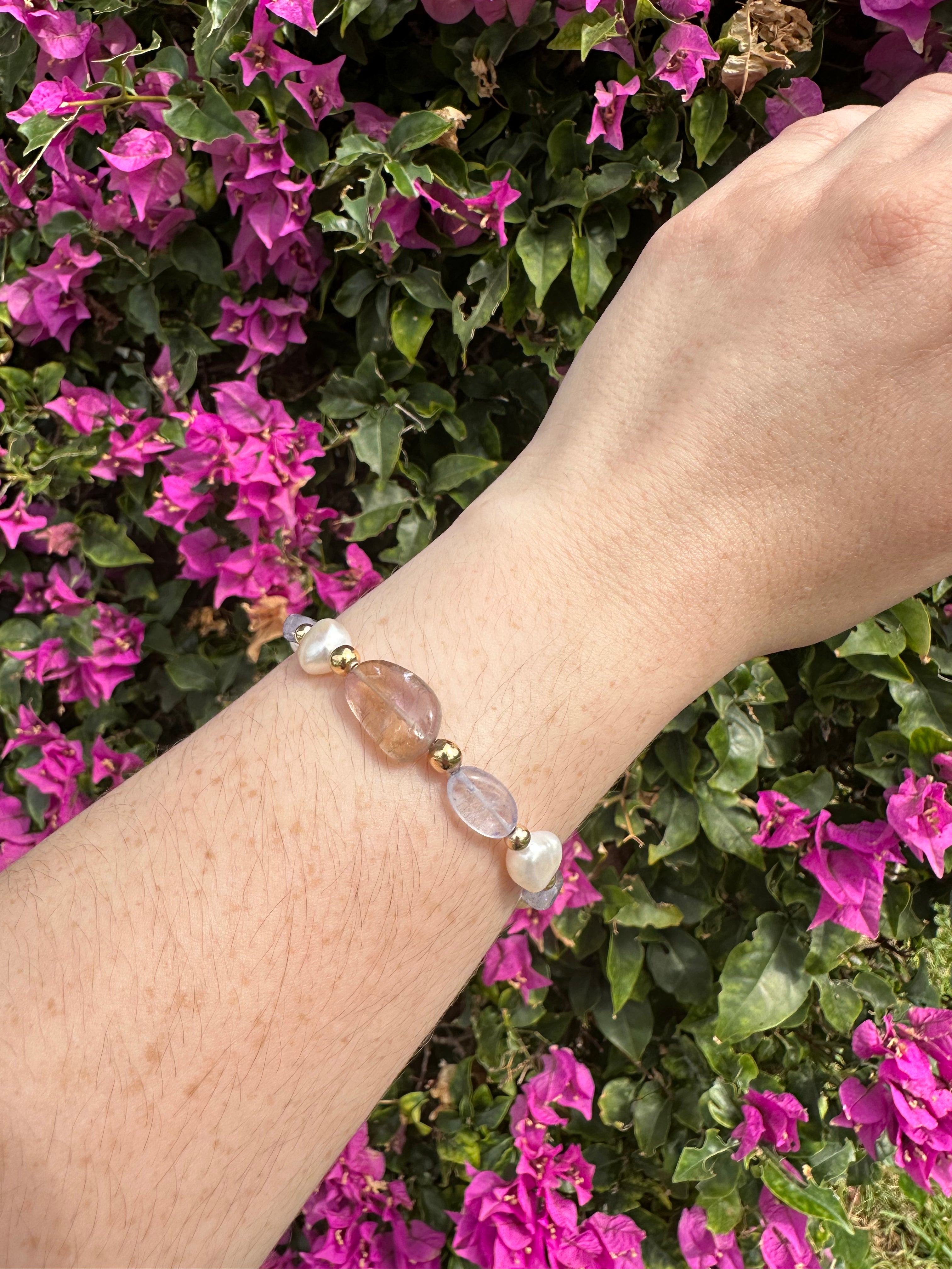 Aster - Bracelet en amétrine, perle d'eau douce et pierres précieuses de tanzanite