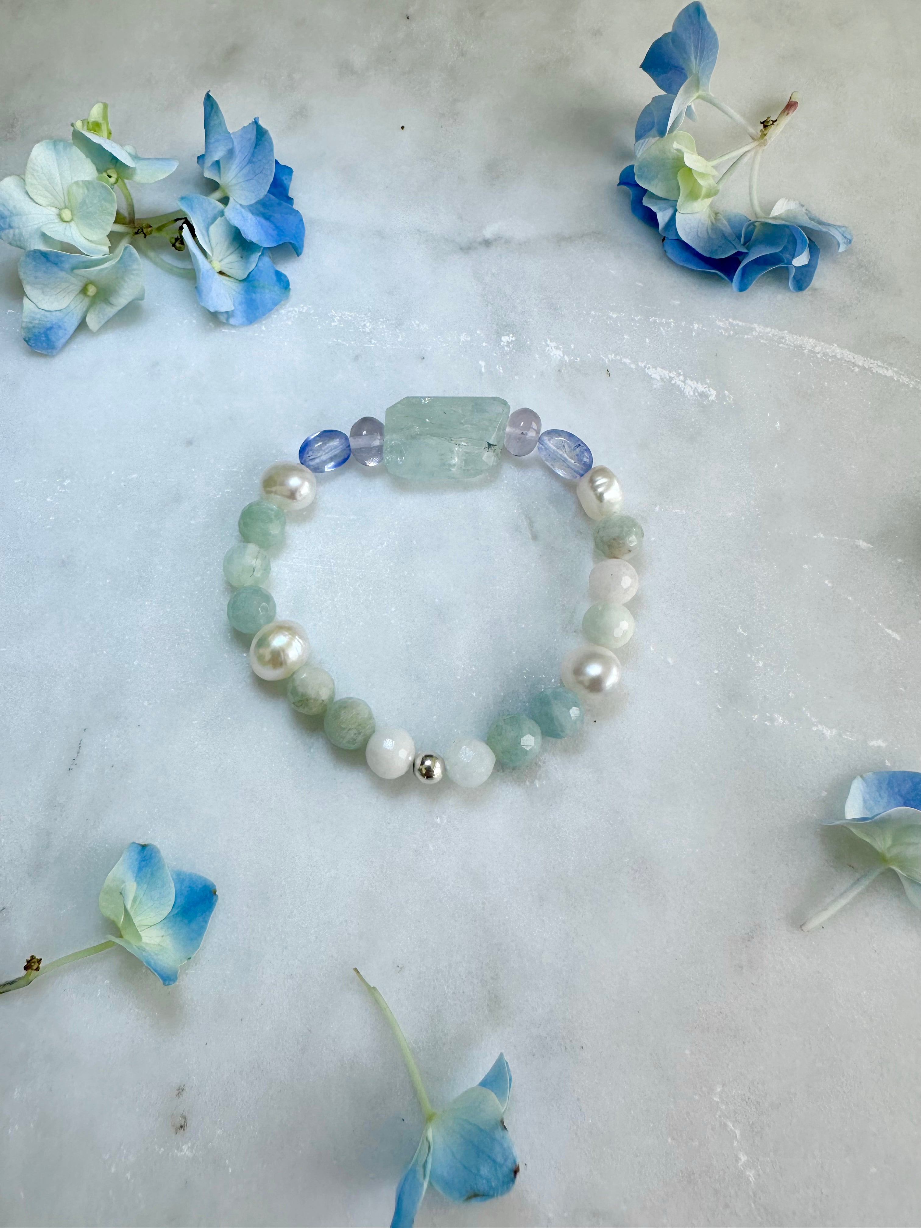 Bluebell - Bracelet de pierres précieuses aigue-marine, fluorite, perle d'eau douce, morganite, tanzanite