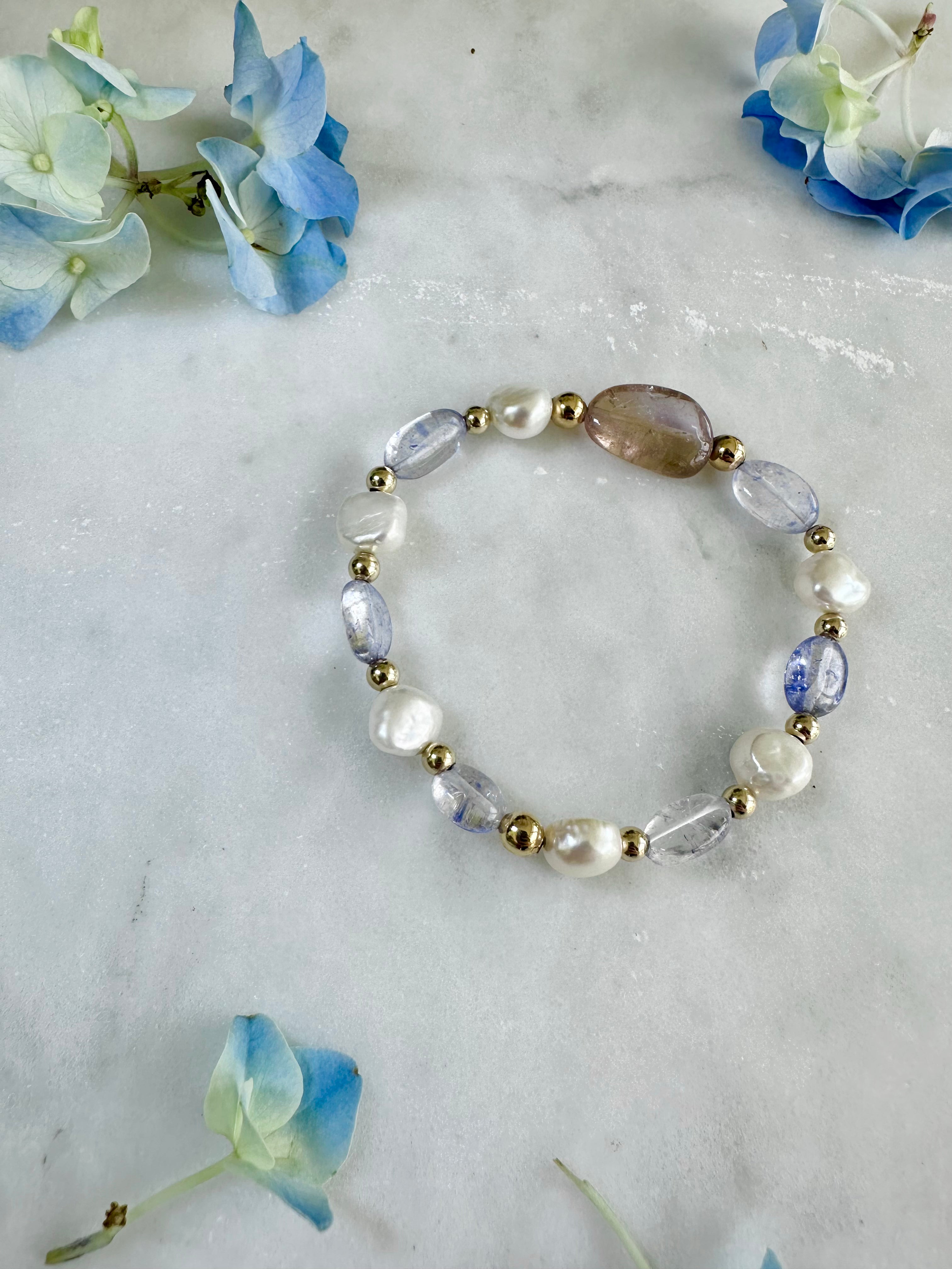 Aster - Bracelet en amétrine, perle d'eau douce et pierres précieuses de tanzanite